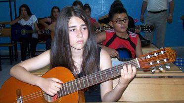 Gitar Kursuna Yoğun İlgi