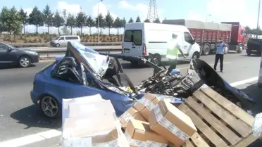 Hurdaya Dönen Otomobilden Sağ Çıktı