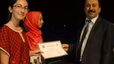 İngilizce Yaz Eğitim Kampı Sertifikaları Verildi