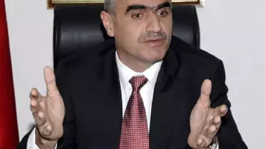 Kemer Kaymakamı, 5 Yıl Önceki Şezlongların Kaldırılması Kararını Hayata Geçirdi