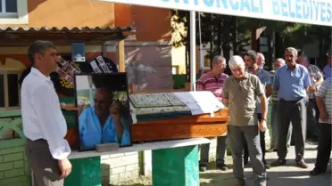 Tutuklu Belediye Başkanı Babasının Cenazesine İzinli Katıldı
