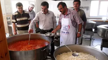 Gerede Belediyesi 400 Aileye Sıcak Yemek Veriyor