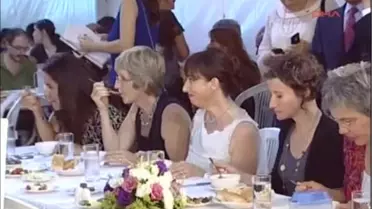 İftar Çadırında Farklı Renkler