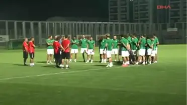 Bursaspor, Hazırlıklarını Sürdürüyor