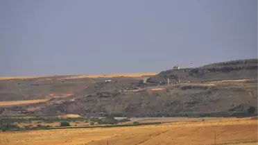 Cizre'nin Karşısındaki Karakolda Suriye Bayrağı İndirildi