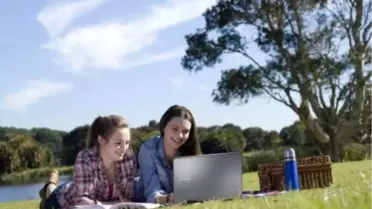 Bu Yaz Sahillerde Ultrabook Keyfi Yaşanıyor