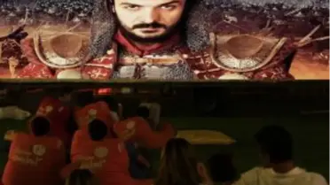 Çimlerin Üzerinde Ücretsiz Açıkhava Sineması Keyfi