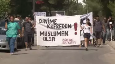 KKTC'de İlahiyat Koleji Protestosu