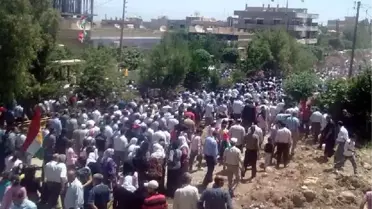 Suriye'nin Sınırın Kentlerinde Kürtlerin Eylemi Sürüyor