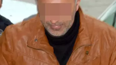 Eşini Falçata ile Kesti