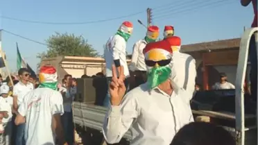 PKK Bayrağı Olmayan Araç Geçemiyor