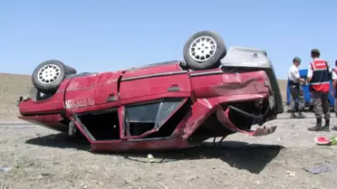 Sorgun'da Minibüs ile Otomobil Kafa Kafaya Çarpıştı: 9 Yaralı