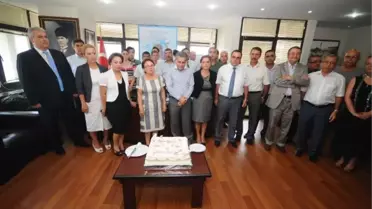 İzmir'de Tutuklu Genel Sekreter Genç'e Balonlu, Güvercinli Doğum Günü Kutlaması