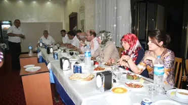 Lys'de Başarıya İmza Atan Ekibe İftar Yemeği