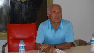 Emekli Tümgeneral Özbek, Ayvalık'ta Söyleşiye Katıldı