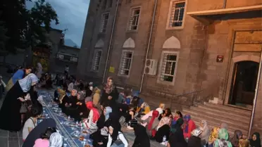 Ümmetin İftarında Arakan ve Suriye Unutulmadı