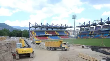 Vali Stad Işıklandırmasının Beşiktaş Maçına Yetiştirilmesini İstedi