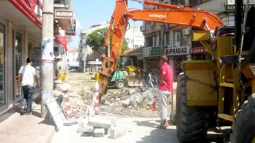 Burhaniye'de Yunak Caddesi Yenilendi