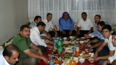 Başkan Zahit' Ten Şehit Ailesine İftar Ziyareti