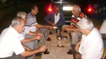 Esnaf ve Sanatkarlar Kredi Kooperatifi Bölge Başkanı İsmet Bayram, Sürgü'de Vatandaşlarla Çay İçip...