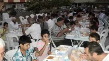 Dumlupınar Camii Cemaati İftarda Buluştu