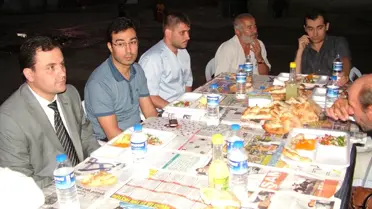 Hıdırağa Mahallesinde İftar Yemeği Düzenlendi