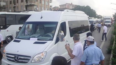 Eylem Yapan Servisçiler D-100 Karayolu'nu Trafiğe Kapattı