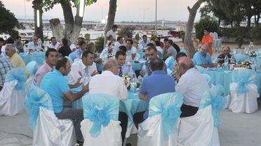 Gemisander'den İftar Yemeği