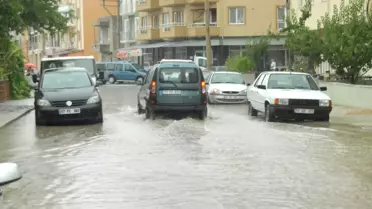 Çanakkale'de Yağmur Hayatı Felç Etti