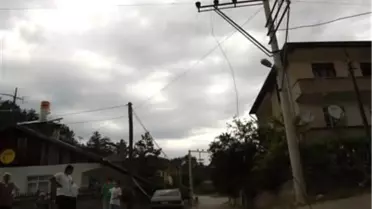 Araç'ta Elektrik Kabloları Tehlike Saçıyor