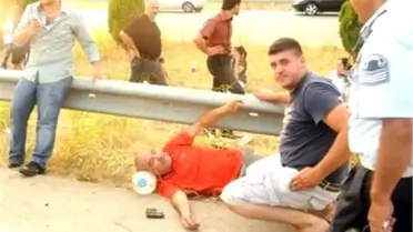 Otobanda Minibüs Devrildi; 1 Ölü 15 Yaralı