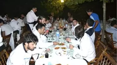 Sahada Rakip, İftarda Dostluk