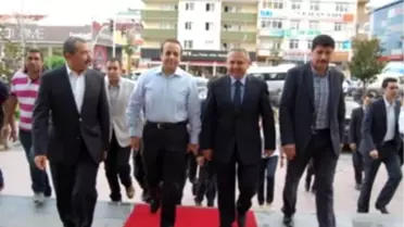 Erdem'den, Bakan Bağış'a Kitap Hediyesi