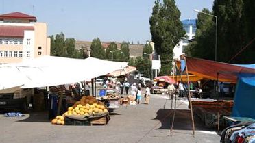 Kars'ta Bayram Pazarı Kuruldu