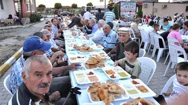 Başkan Karabalık Trabzonlular İftarına Konuk Oldu