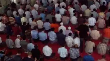Cuma Vakti Camiyi Bastı: 1 Ölü 5 Yaralı