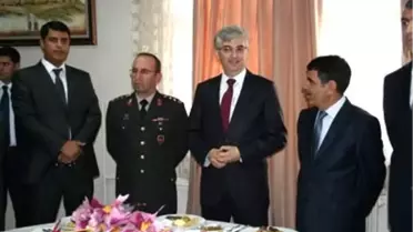 Kars'ta Protokol Öğretmen Evi'nde Bayramlaştı