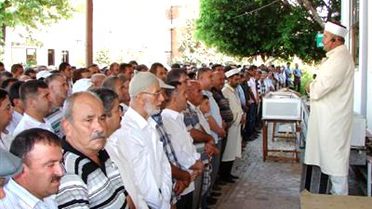 Kumluca'yı Yasa Boğan Kazanın Kurbanları Toprağa Verildi