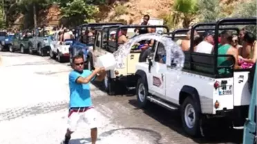 40 Derece Sıcakta, Buz Gibi Suda Kalma Yarışı