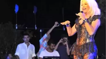 Ajda Bodrum' U Salladı