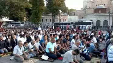 Ayasofya Önünde Bayram Namazını Kıldılar