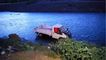 Yeşilırmak'a Pikap Uçtu: 2 Yaralı