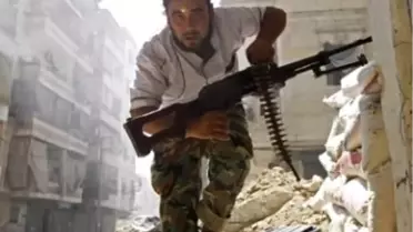 Halep'te Muhalifler Havalimanının Kontrolünü Ele Geçirmeye Çalışıyor