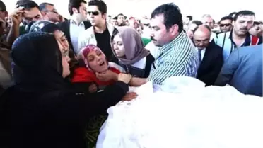 Sena'nın Cenazesi Toprağa Verildi