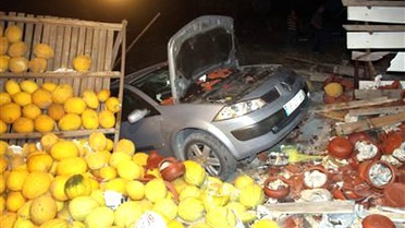 Kontrolden Çıkan Araç Kavun Tezgahına Daldı: 1 Yaralı