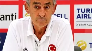 Bogdan Tanjevic'ten 'Milli Oyuncu' Eleştirisi
