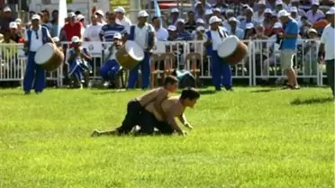 Şile'de Baş Pehlivanlar Er Meydanına Çıktı