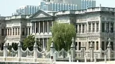 'Dolmabahçe Her An Havaya Uçabilir'