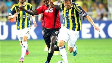 Fenerbahçe Yenilmezlik Serisini Sürdürdü