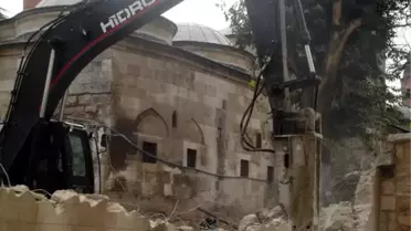 Vali Duruer, 'Tarihe Uymuyor' Deyip Yıktırdı